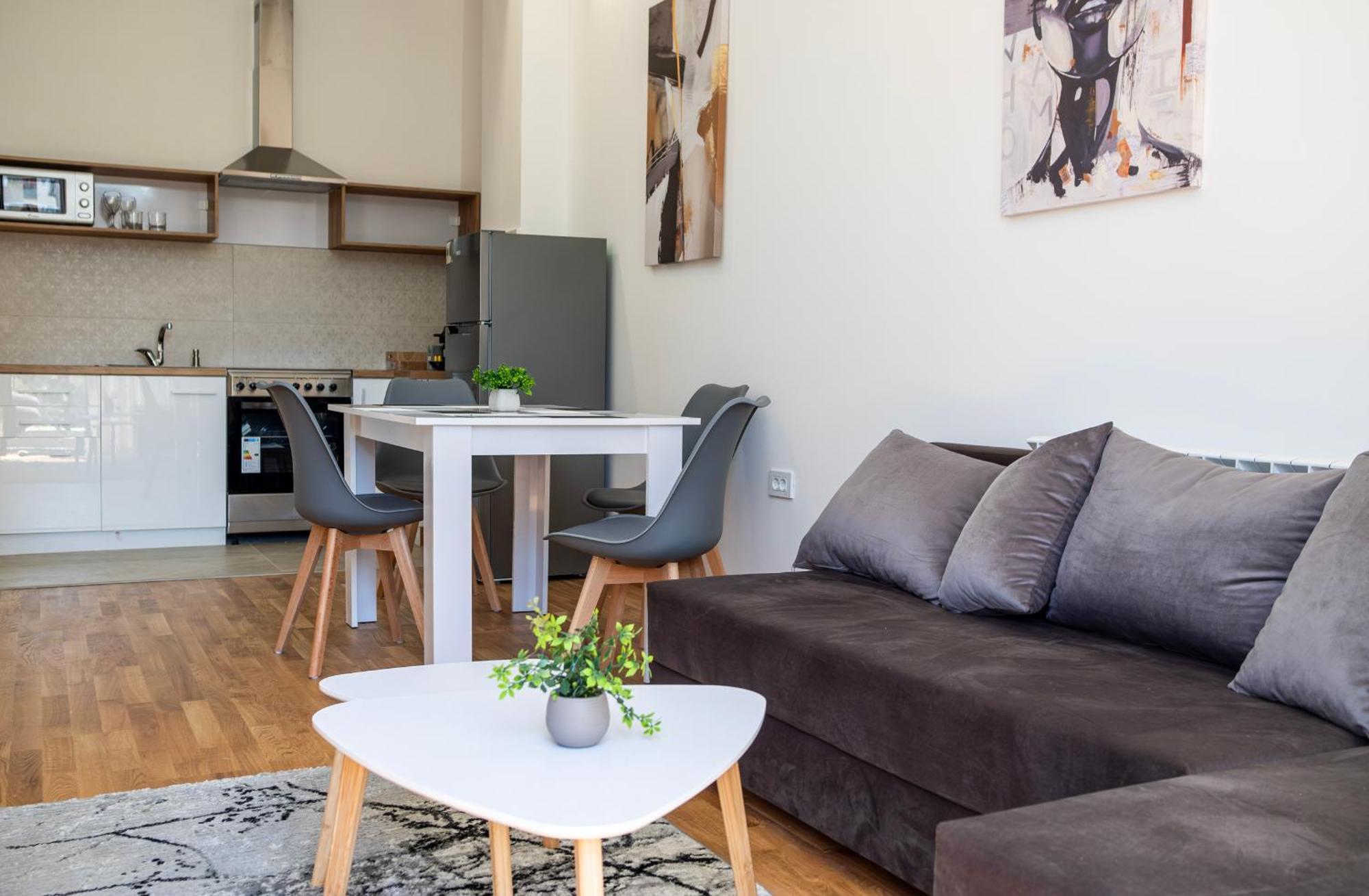 Home Art Apartments Szkopje Kültér fotó