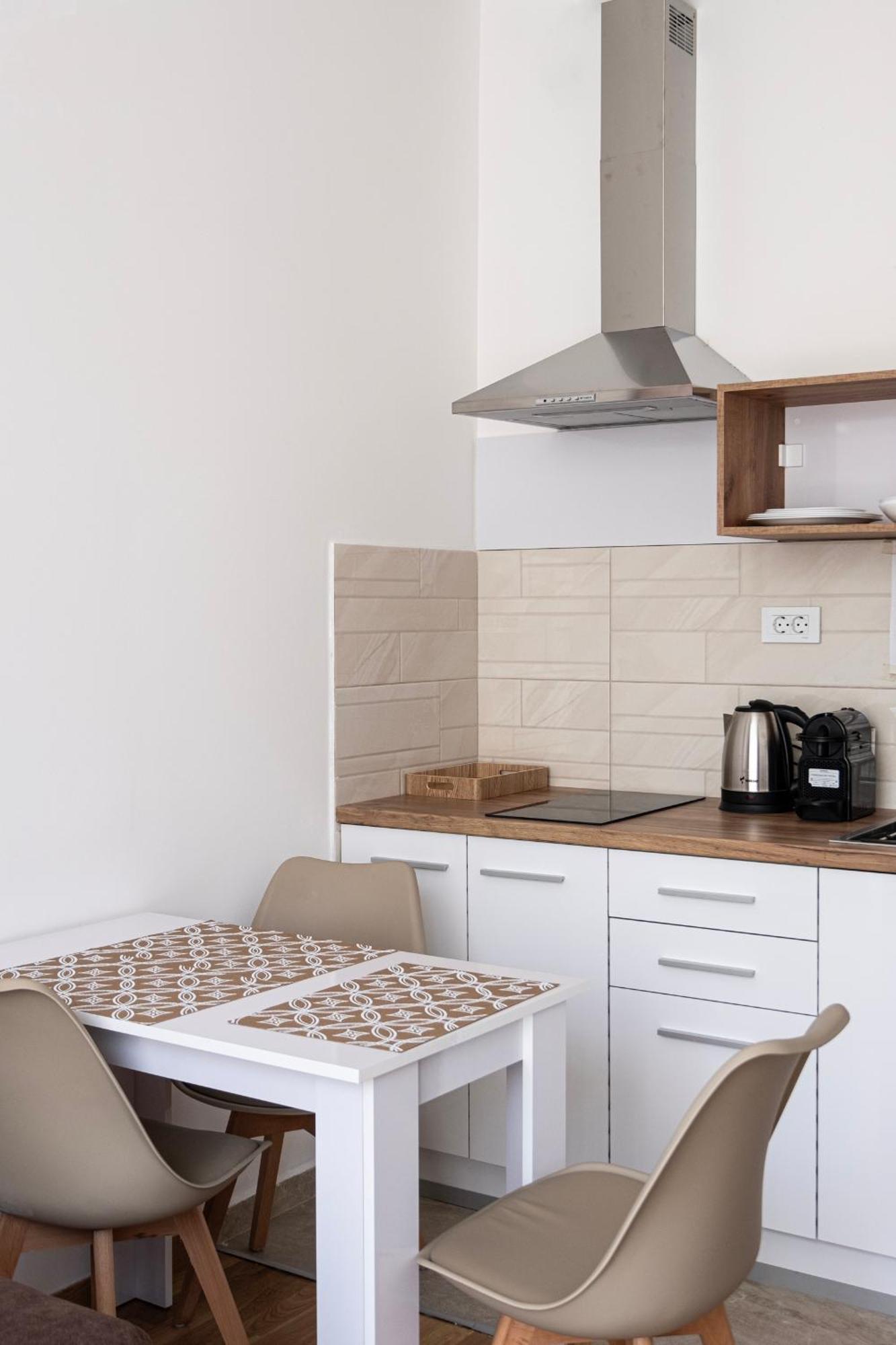 Home Art Apartments Szkopje Kültér fotó
