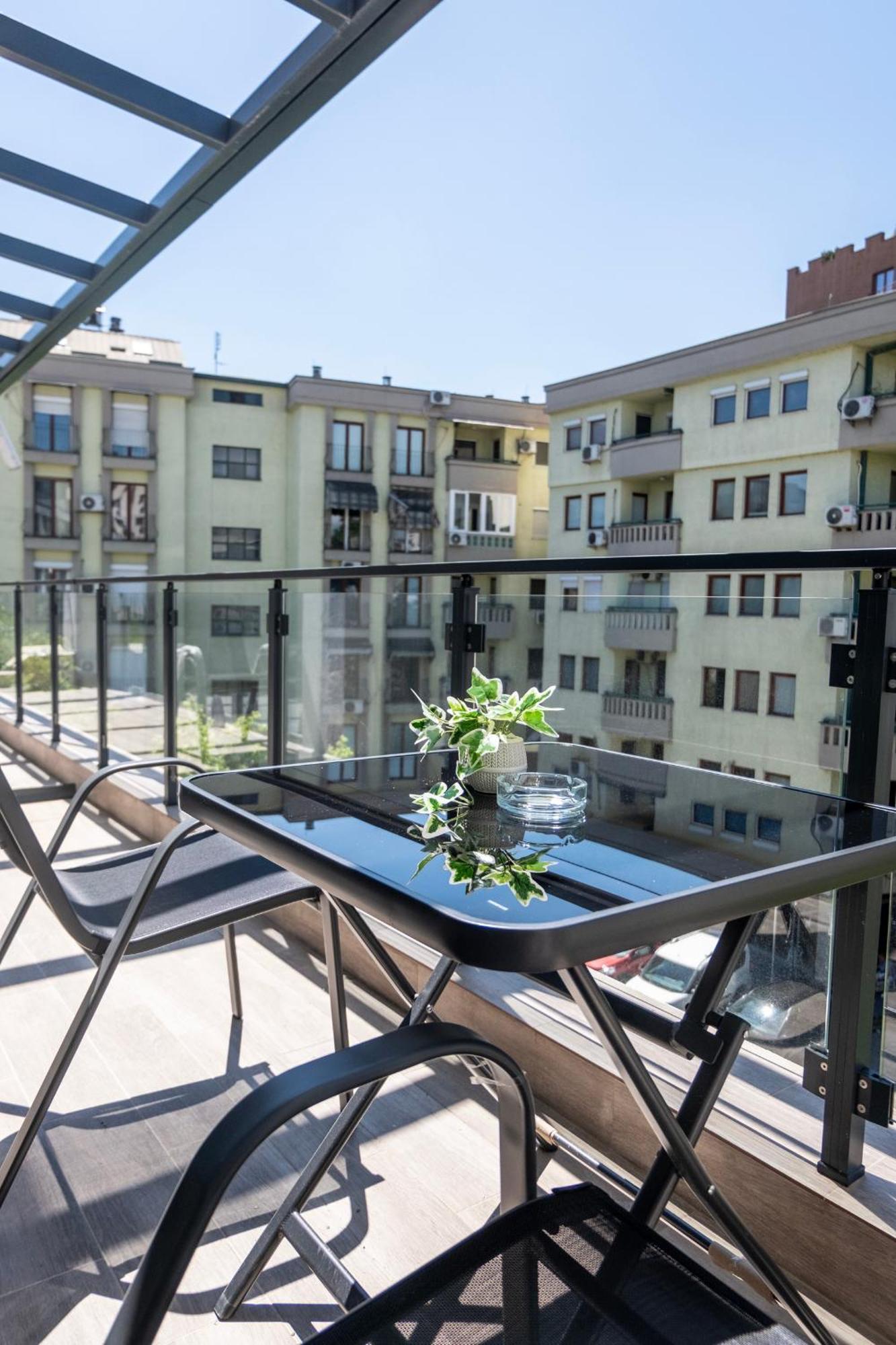 Home Art Apartments Szkopje Kültér fotó